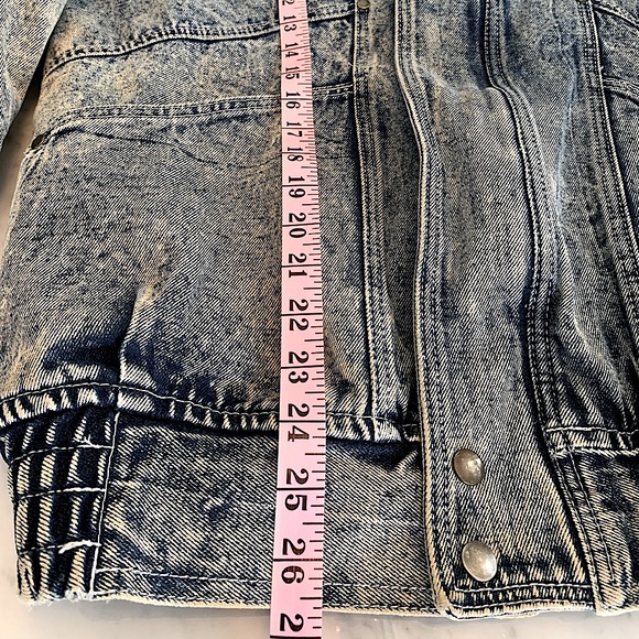 Vintage unisex acid wash jean jacket size S/M - Picture 11 of 11